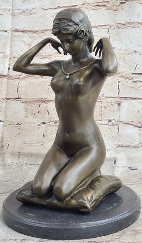 Signed aldo vitaleh femme - signed,