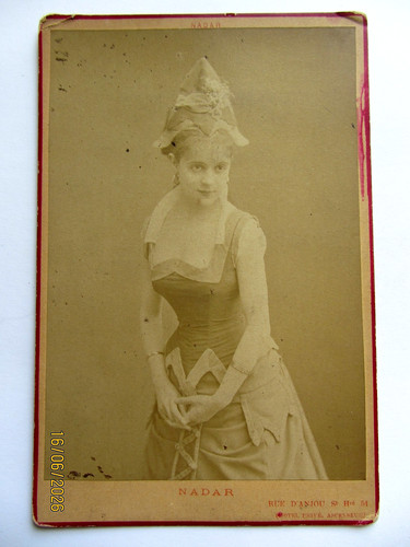Léonie touret comédienne - léonie, au