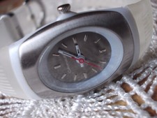 Montre femme Géonaute Décathlon création pile incluse