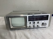 VTG RCA PORTABLE TELEVISION/RADIO/CLOCK - Model AGR 056S- 1982