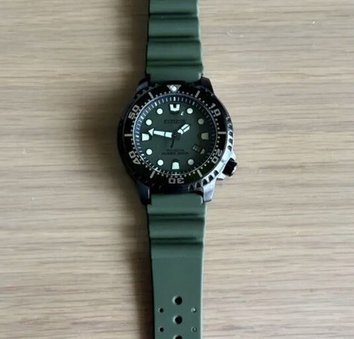 Montre verte pour homme