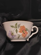 Tasse  ancienne  en porcelaine
