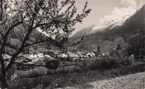 Thones vue generale la - et,