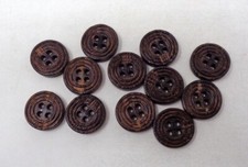 Lot 12 Boutons anciens en Bois