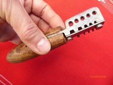 OUTIL ANCIEN à lacet cordon