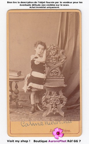 Fillette nommée chaise - nommÉe,