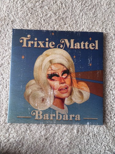 Trixie mattel barbara - lp, jaune
