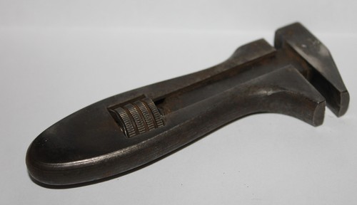 Ancienne cle molette - cle, a