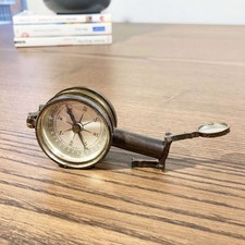 Boussole ancienne à prisme en laiton – Instrument de topographie circa 1930