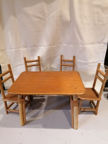 Ensemble chaise tables pour - +4,