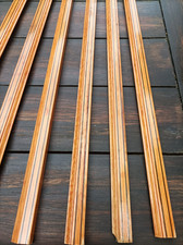 Lot de 6 anciennes baguettes en bois à filets sombres  - Longueur 58 cm