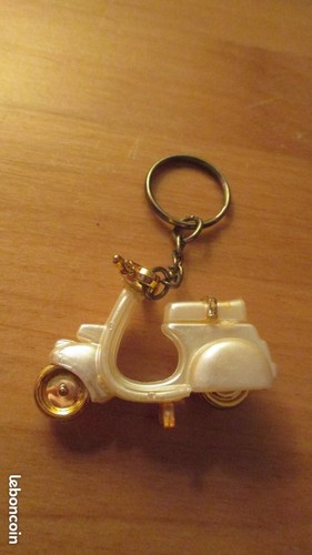 Porte clé vintage scooter
