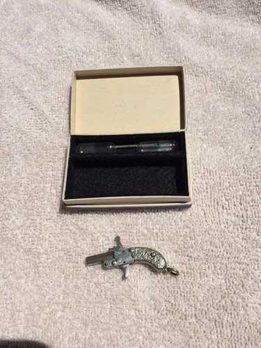 Vintage 2mm pinfire berloque - vintage,