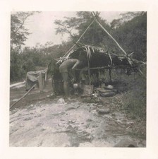 ANCIENNE PHOTO +- 1955 GUYANE REGION DE L'OYAPOCK CABANE CUISINE TRADITIONNELLE