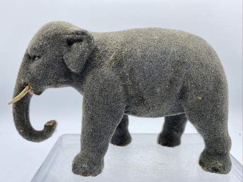 Santon creche elephant - creche,