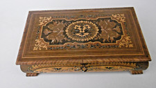 boite a bijoux a musique bois marqueté et moletonné