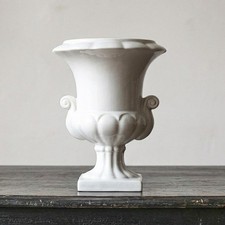 Vase Médicis sur pied ancien