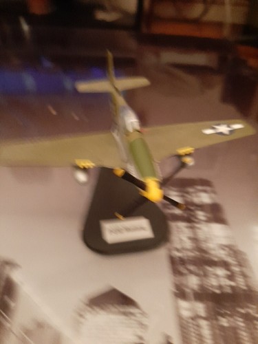 D mustang - ,