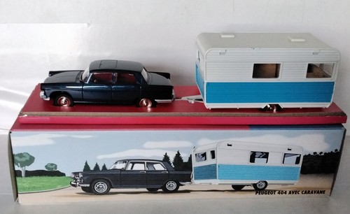 Peugeot 404 avec - , caravane