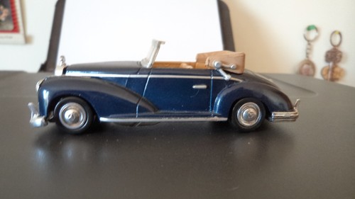 Miniature mercedes benz - miniature,