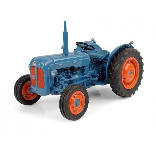 Universal hobbies tracteur - hobbies,