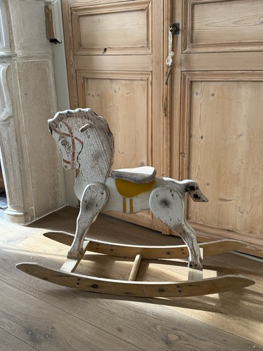 Cheval bascule ancien - à,