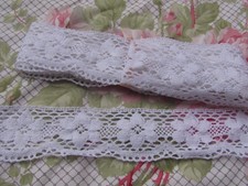 320 cm de  dentelle ancienne