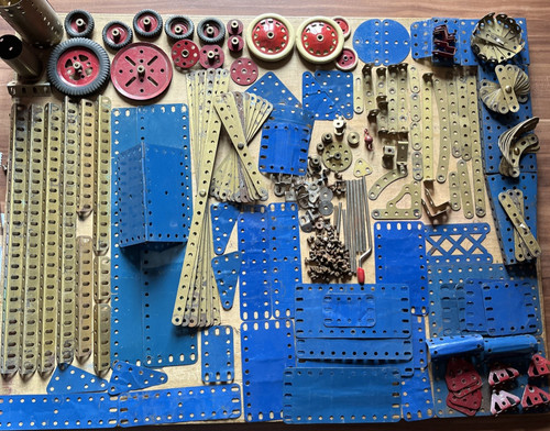 Meccano bleu d - meccano, or