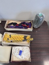 Lot de fils à broder anciens