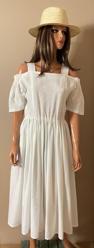 Robe longue blanche évasée