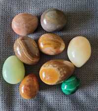 Lot 9 Œufs En Pierre