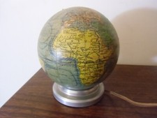 Globe terrestre lumineux
