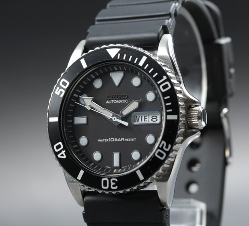 Presque comme neuve montre - comme, neuve]