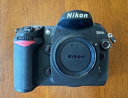 Nikon d200 2mp digital - nikon,