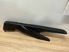 UN CACHE CARTER DE CHAINE