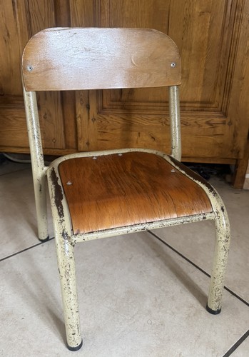 Ancienne petite chaise - ancienne,