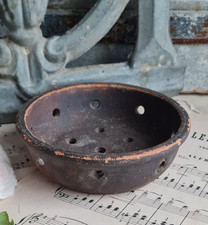 ANCIENNE PETITE FAISSELLE EGOUTTOIR  EN GRES MARRON