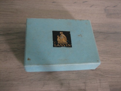 Ancienne boite vide carton