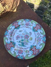 Assiette en porcelaine