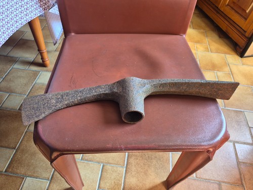 Outil ancien pioche hache - pioche,