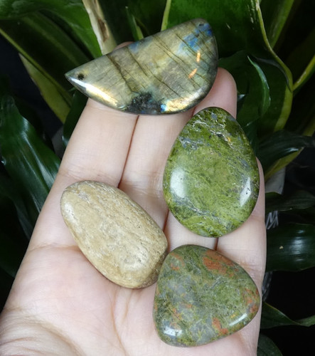 Lot polished labradorite - of,
