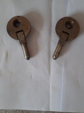 Charnières d'armoire de table  machine à coudre Singer Simanco 15254