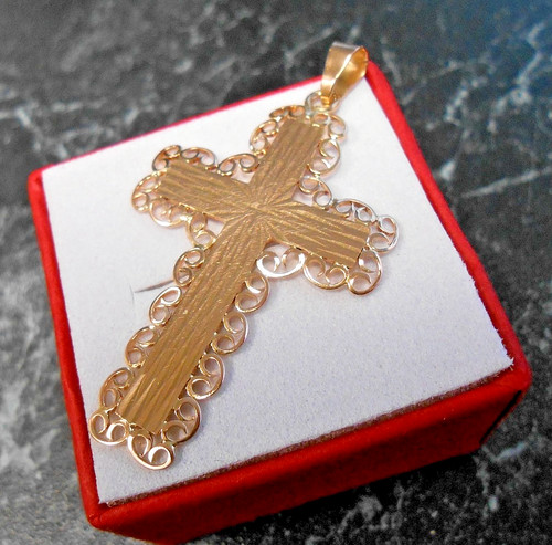 Jolie croix 18 carats - jolie, or