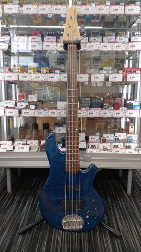 Guitare basse électrique