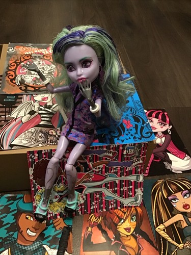 Monster high twyla scaremester - twyla,