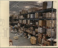 1992 Press Photo Self-service area of IKEA store on Katy Freeway in Houston