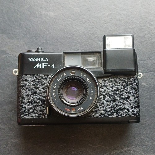 Yashica compact 35 mm - 35,