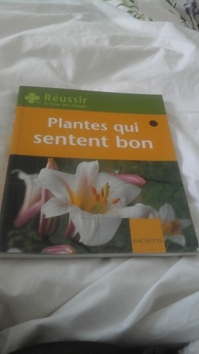 Livre plantes qui - livre, bon