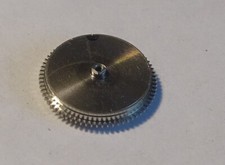 PIECE HORLOGERIE POUR MONTRE DE CAL. 11 1/2 BARILLET AVEC ARBRE