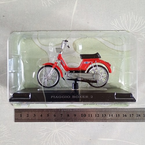 Mobylette chappy miniature - /,